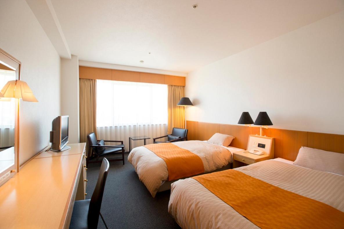 Hotel Granmirage Uozu Esterno foto