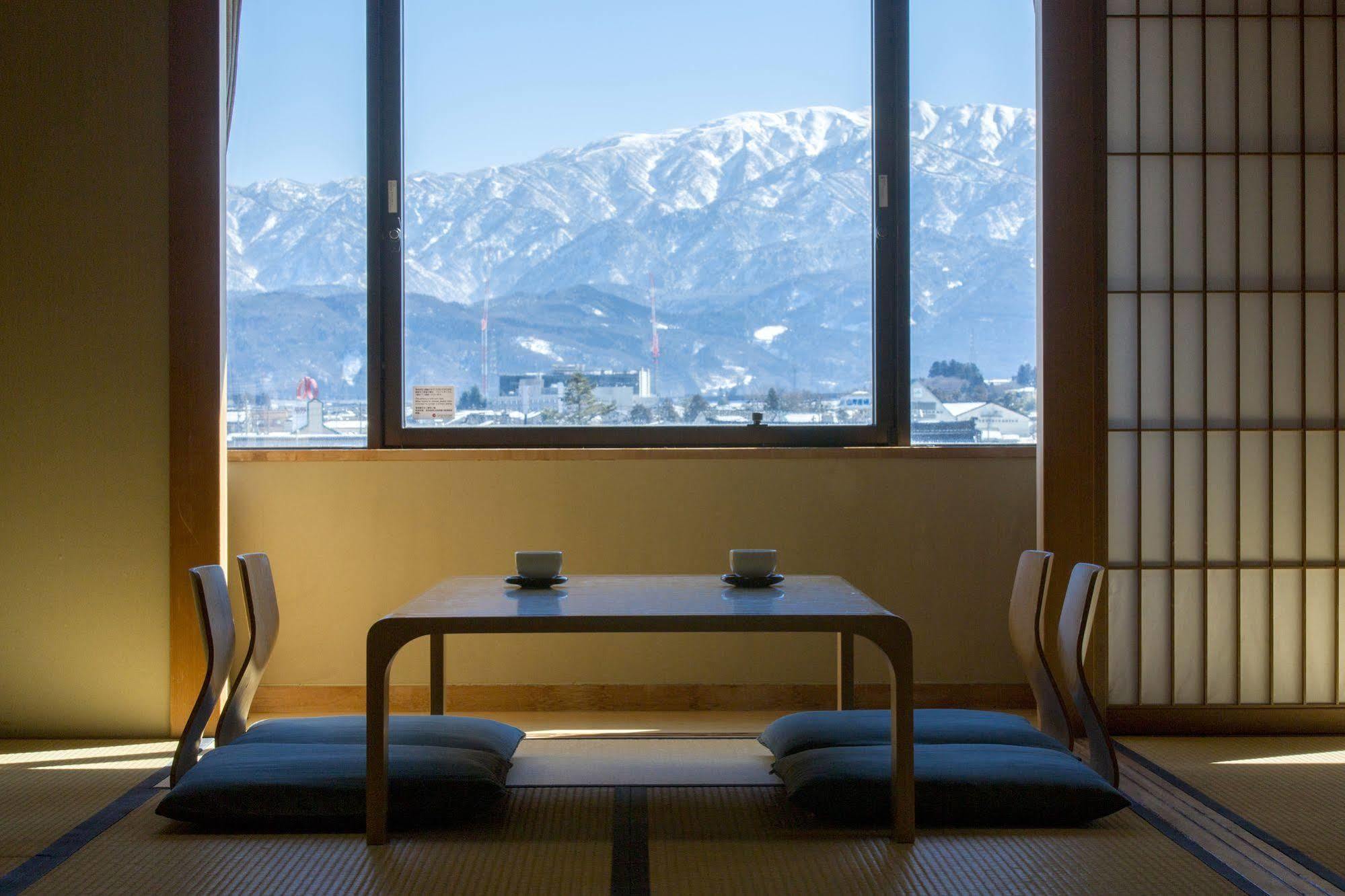 Hotel Granmirage Uozu Esterno foto