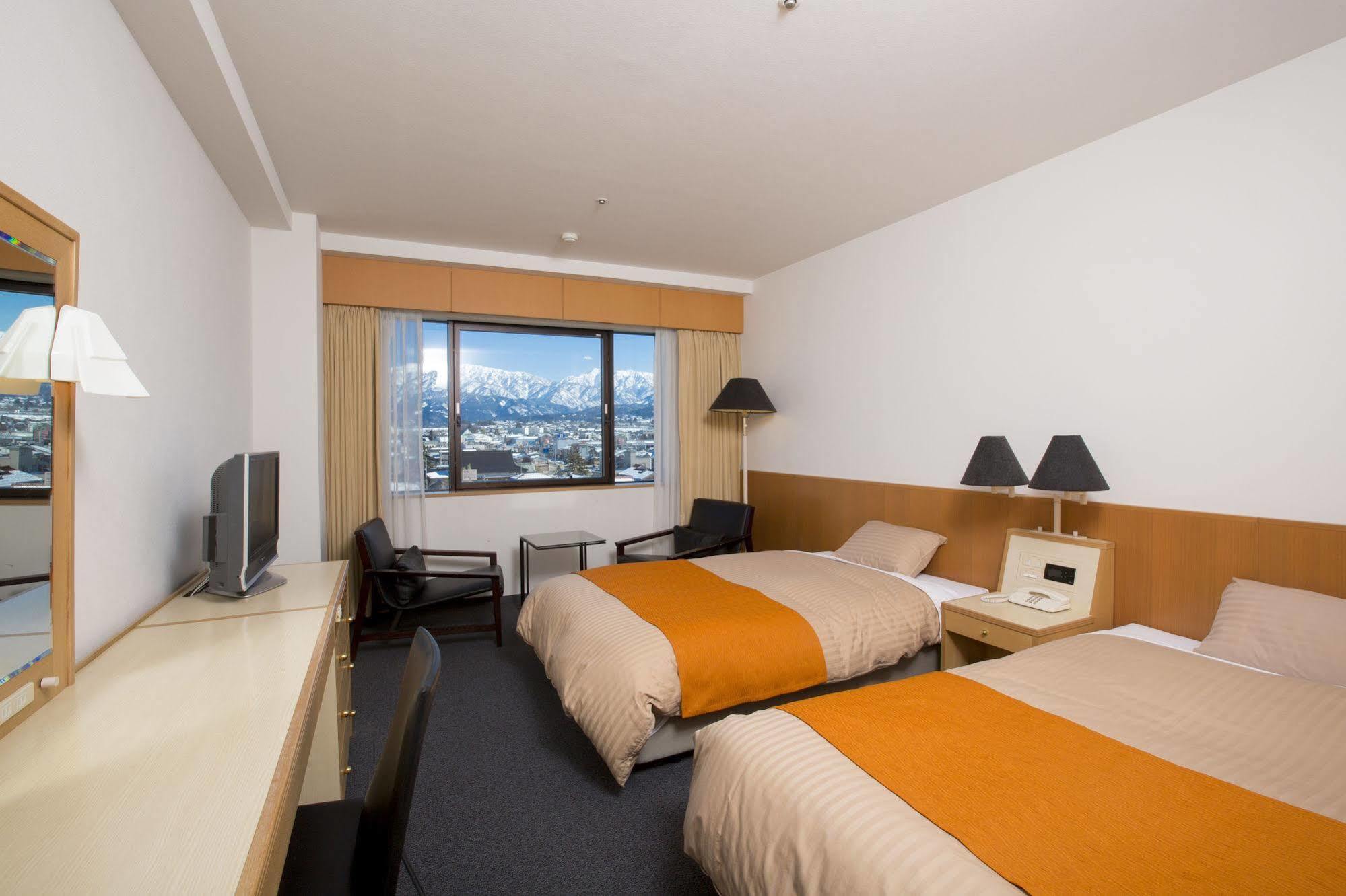 Hotel Granmirage Uozu Esterno foto