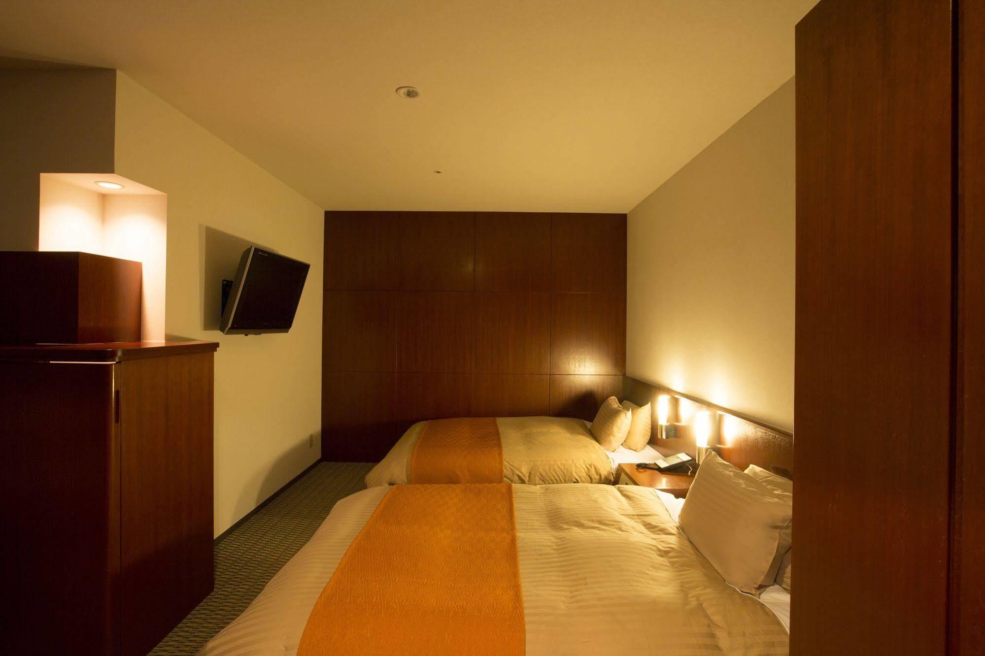 Hotel Granmirage Uozu Esterno foto
