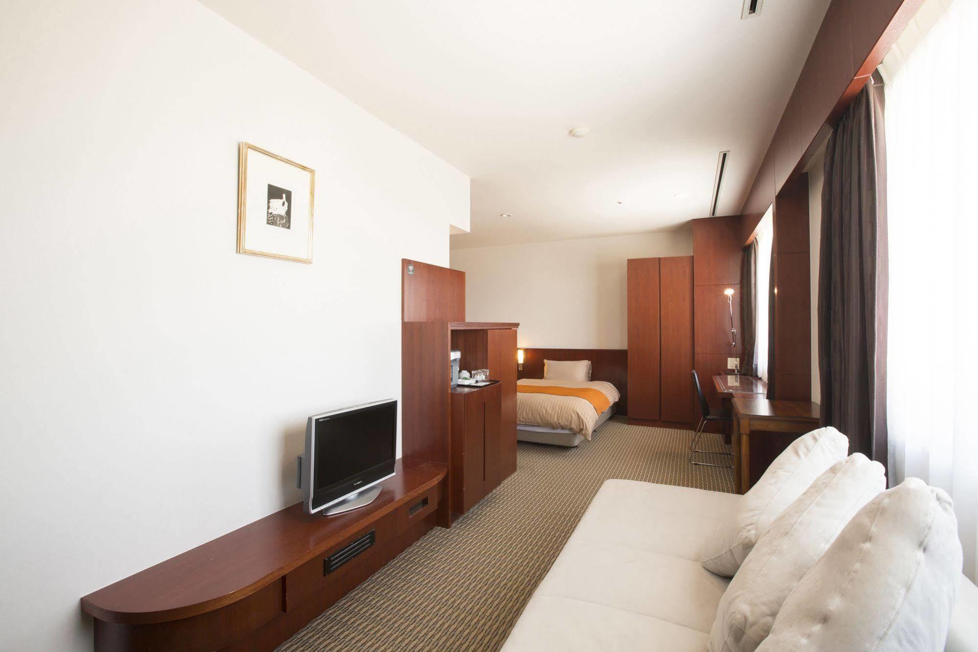 Hotel Granmirage Uozu Esterno foto